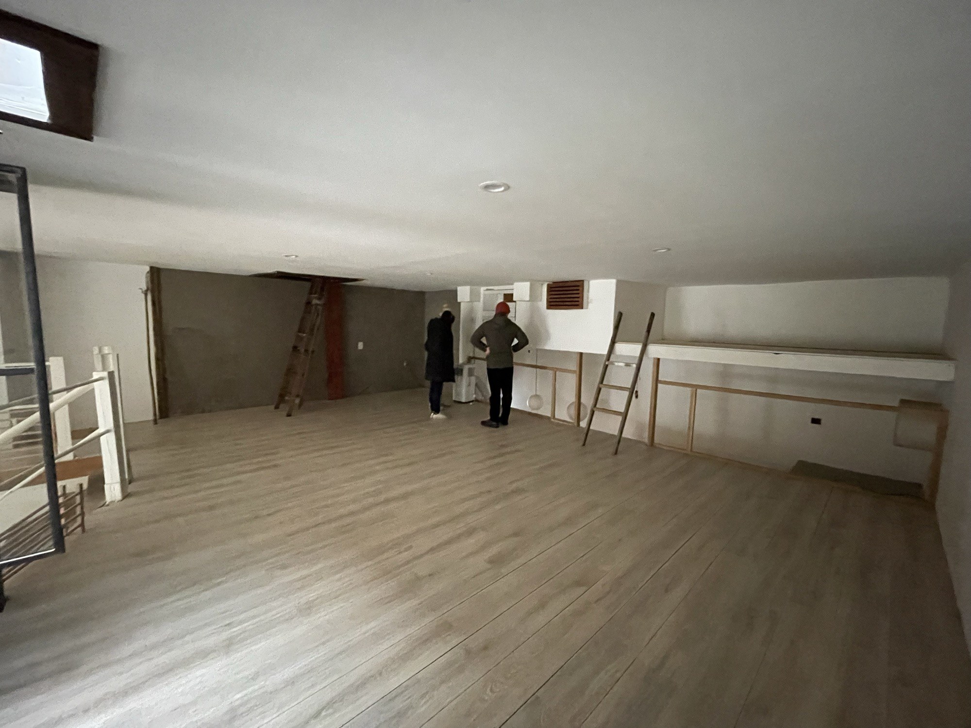 Bedroom before renovation